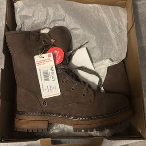 Roxy winter boots.  Brand new.  Still in box.  Faux fur inside.